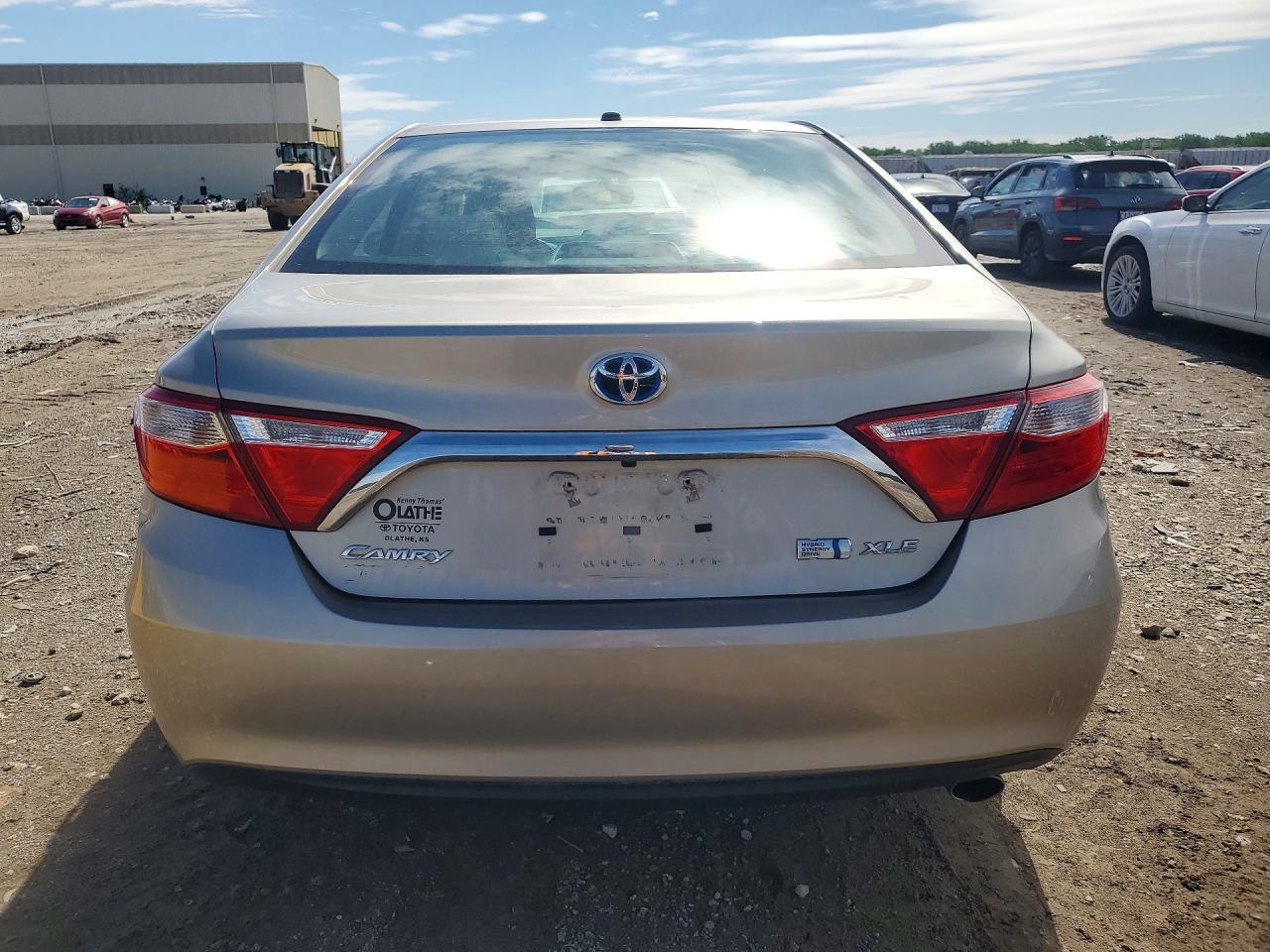 2016 Toyota Camry Hybrid Xle - Image 6