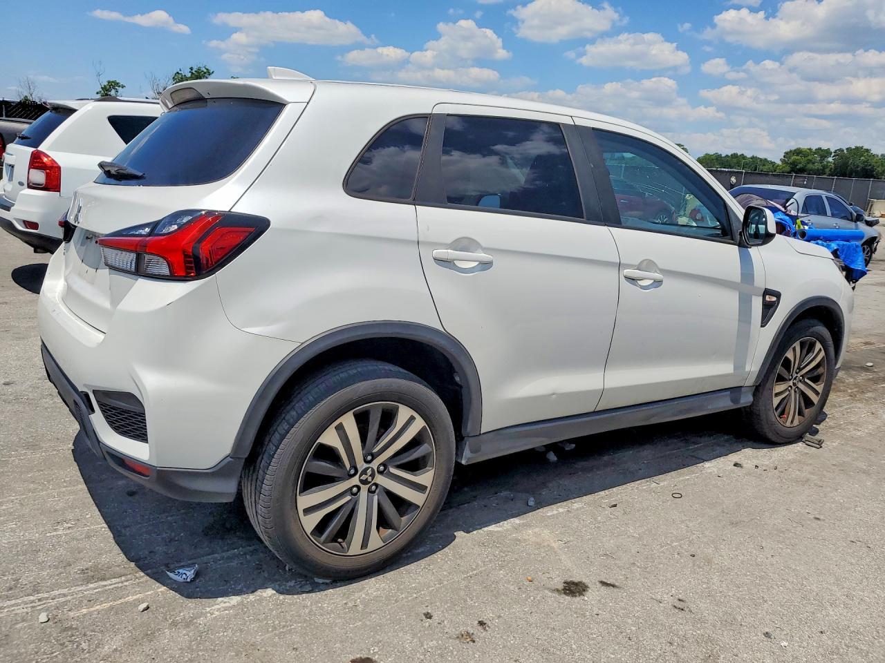 2020 Mitsubishi Outlander Sport Es - Image 3
