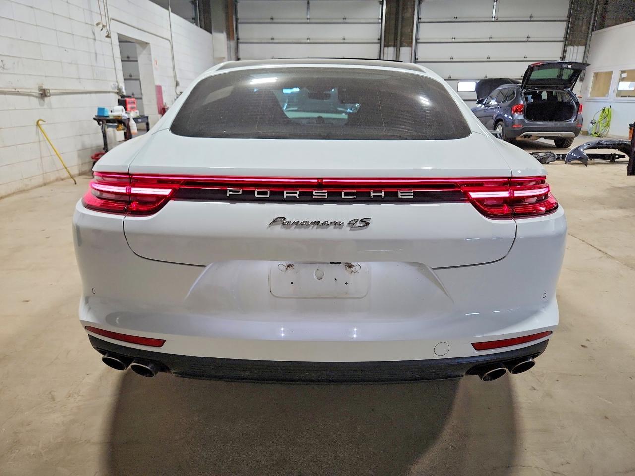 2019 Porsche Panamera 4S - Image 6