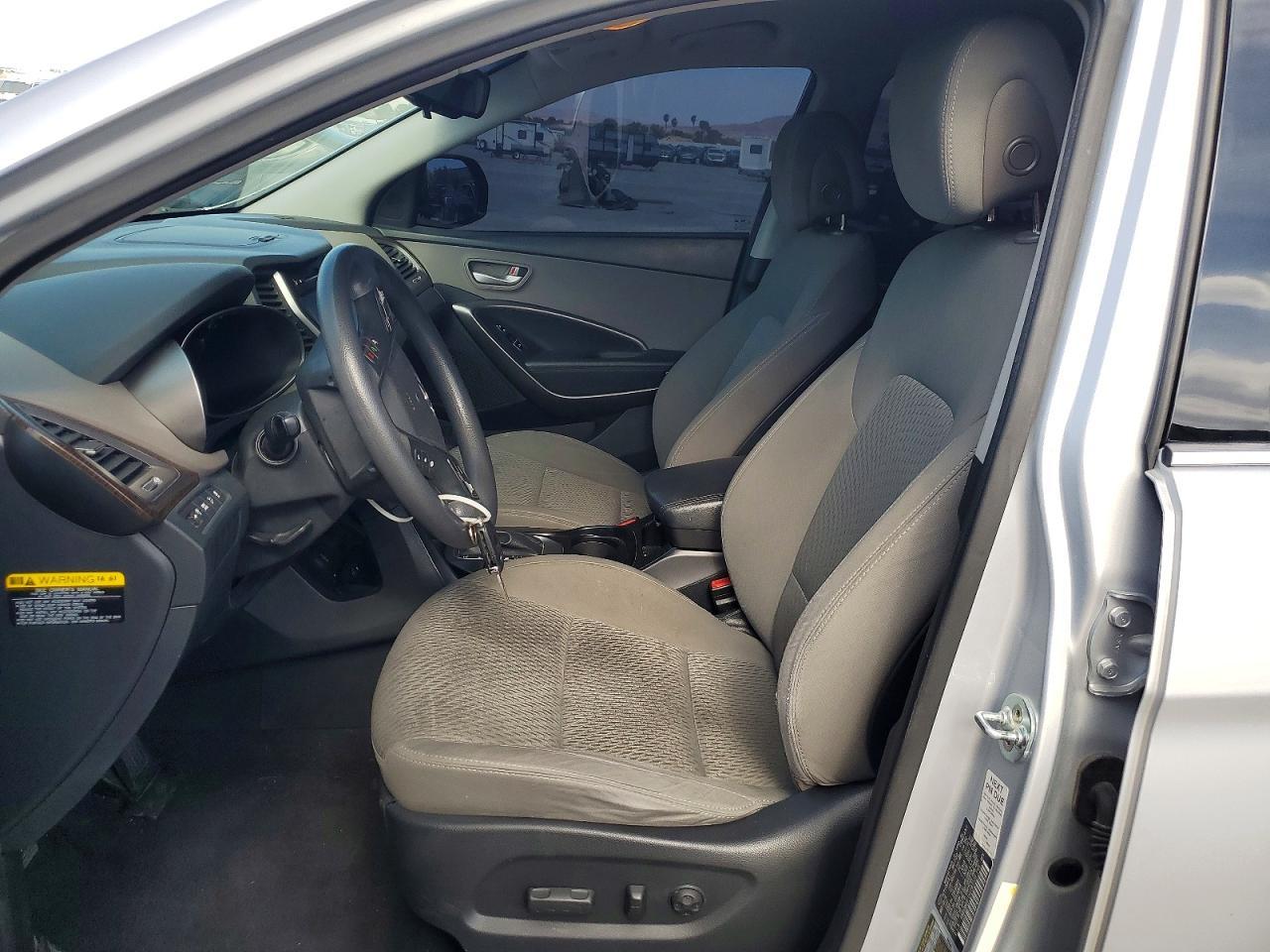 2017 Hyundai Santa Fe Se - Фото 7