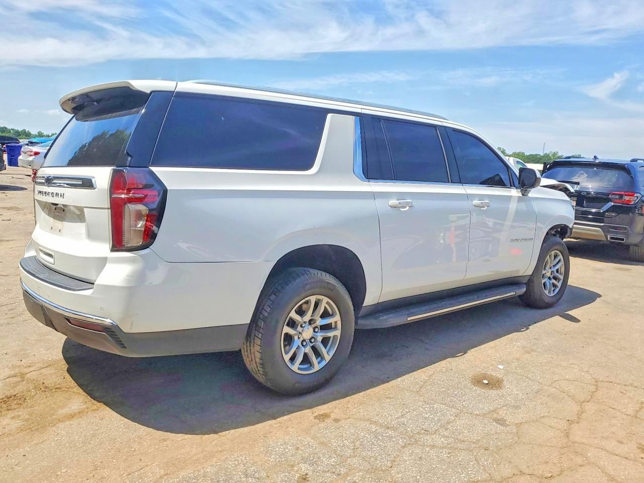 2021 Chevrolet Suburban K1500 Ls - Image 3