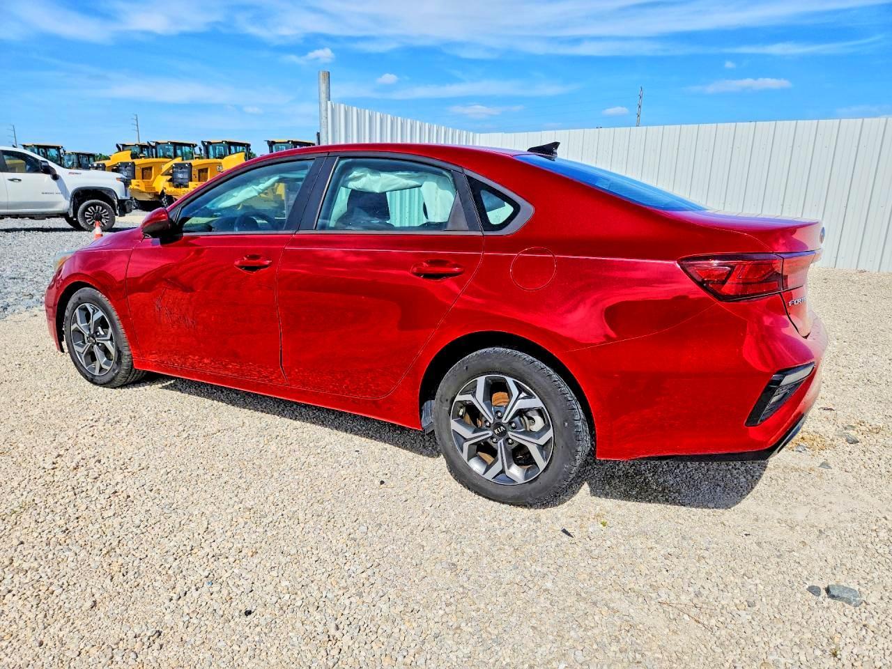 2021 Kia Forte Lxs - Image 2