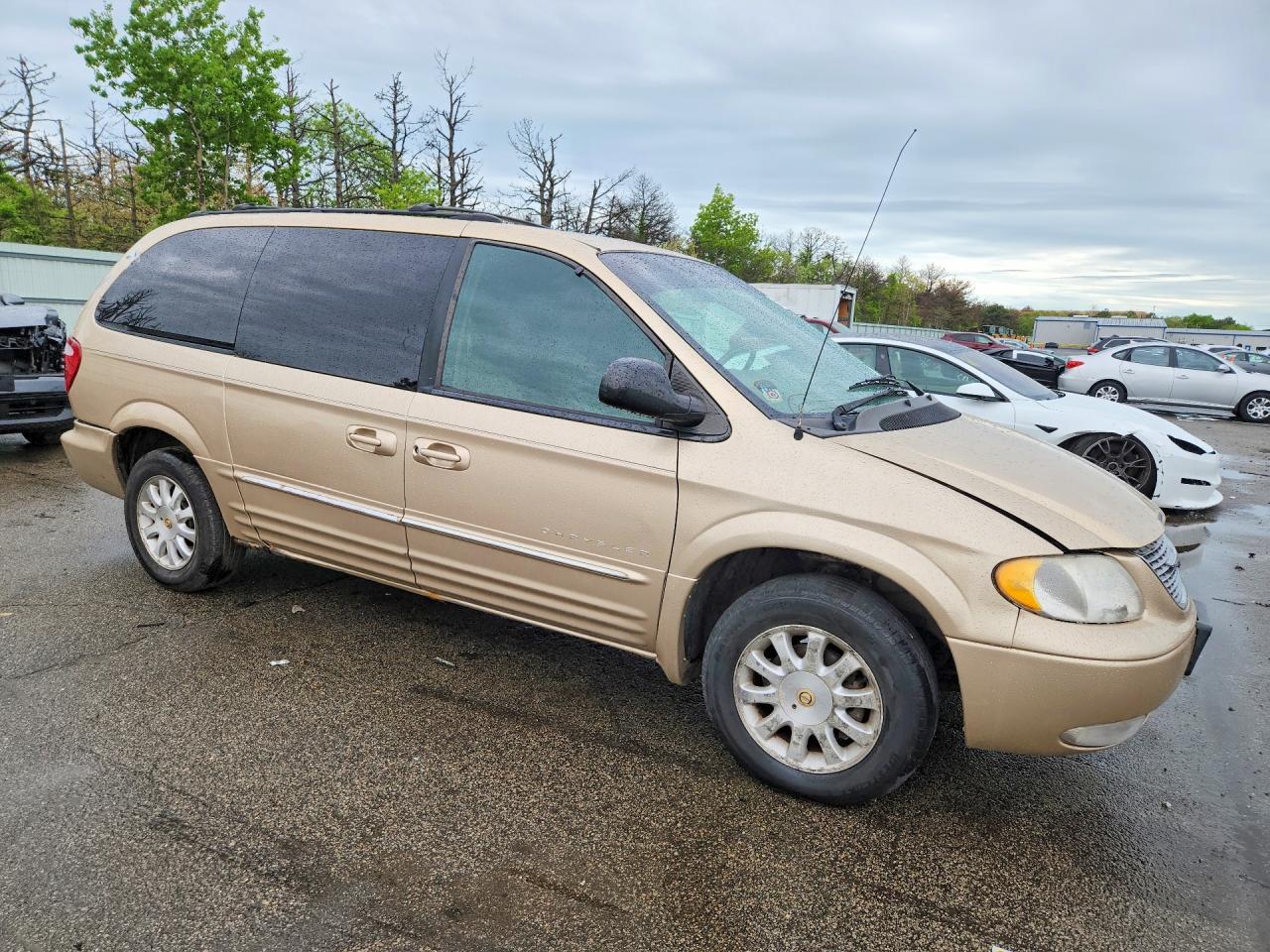 2001 Chrysler Town & Country Lxi - Image 4