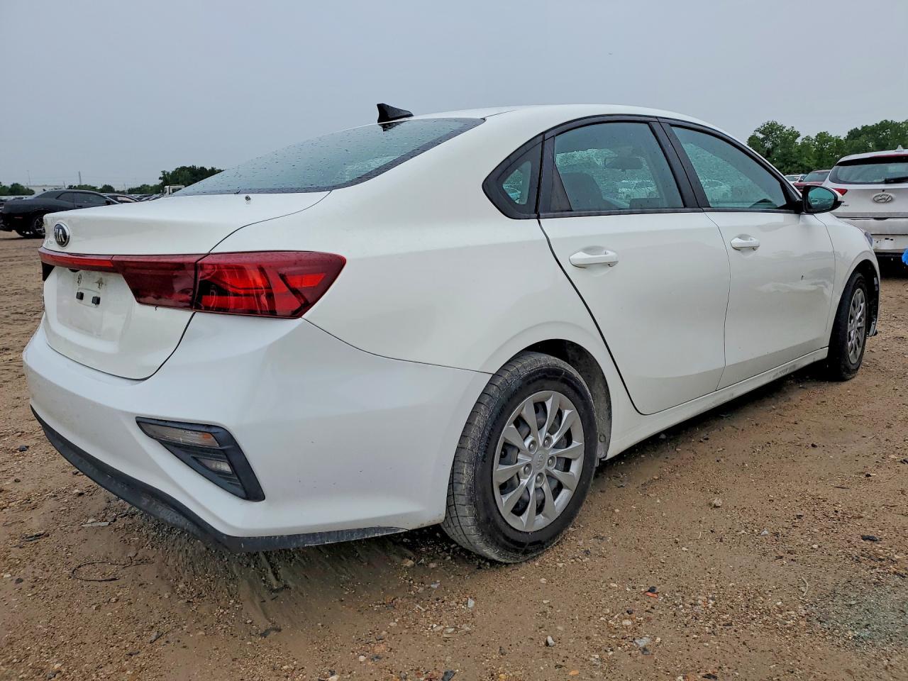 2021 Kia Forte Fe - Фото 3