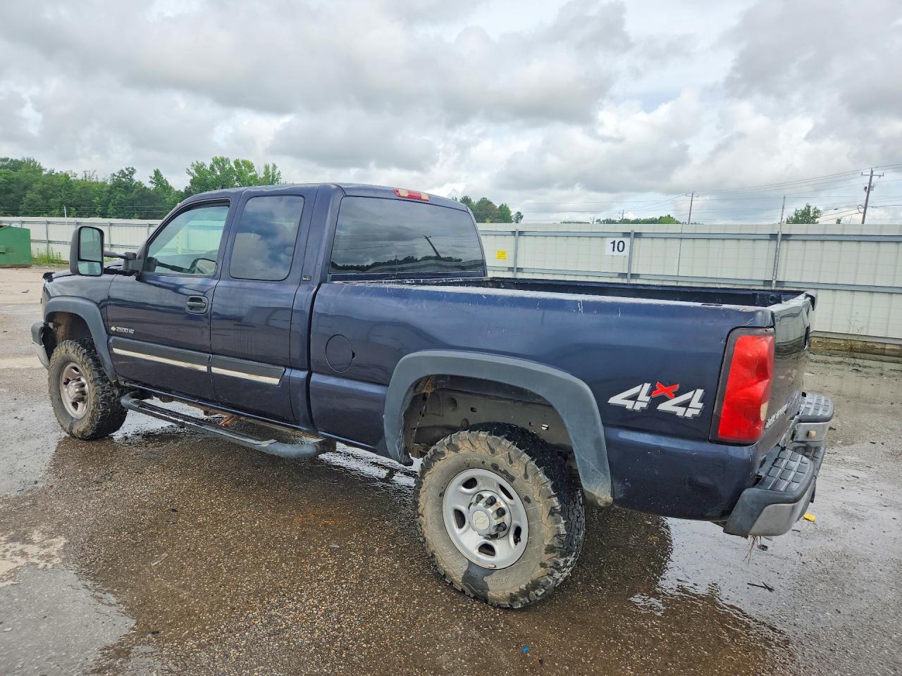 2007 Chevrolet Silverado K2500 Heavy Duty - Image 2