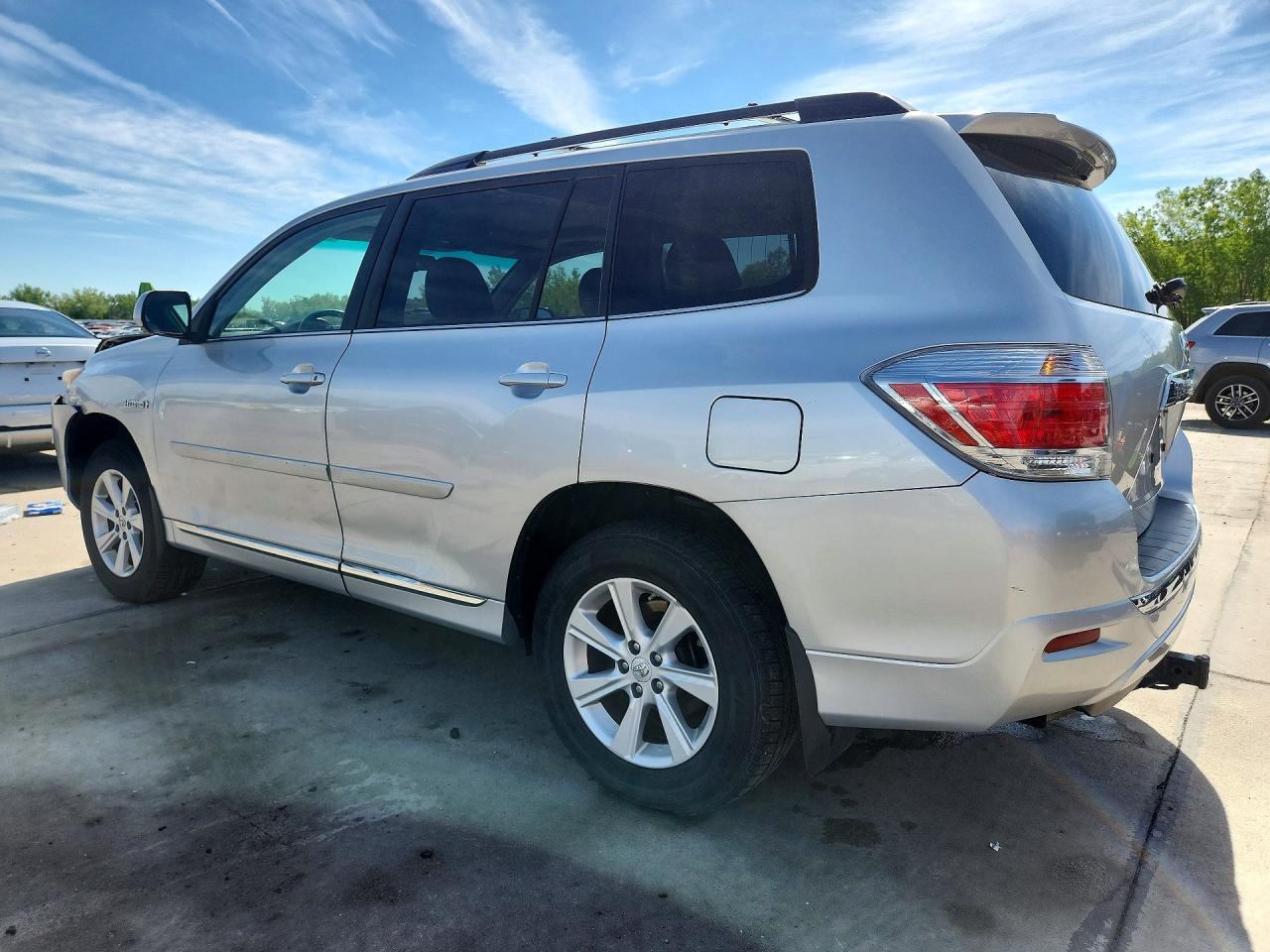 2011 Toyota Highlander Hybrid - Image 2
