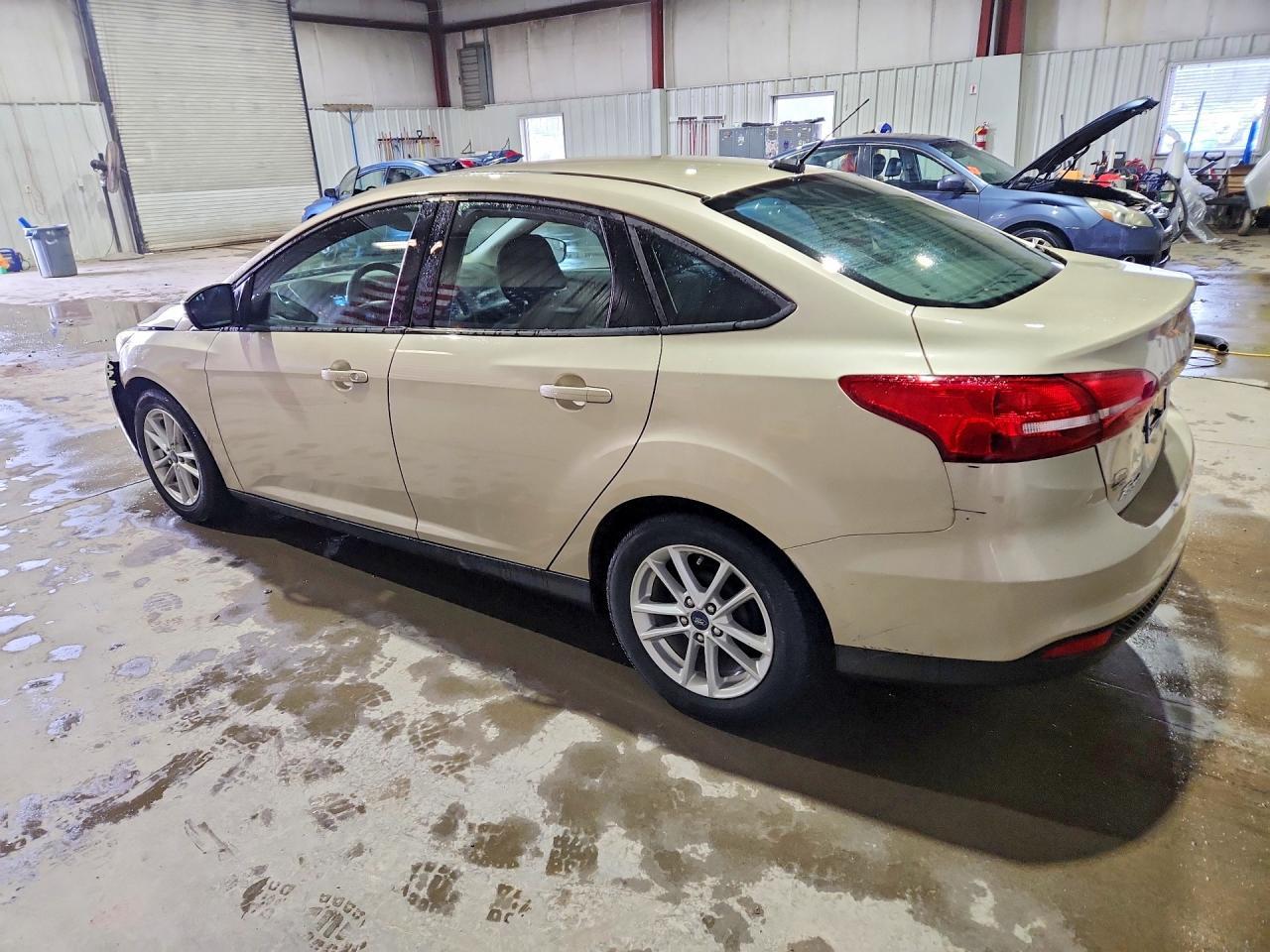 2017 Ford Focus Se - Image 2