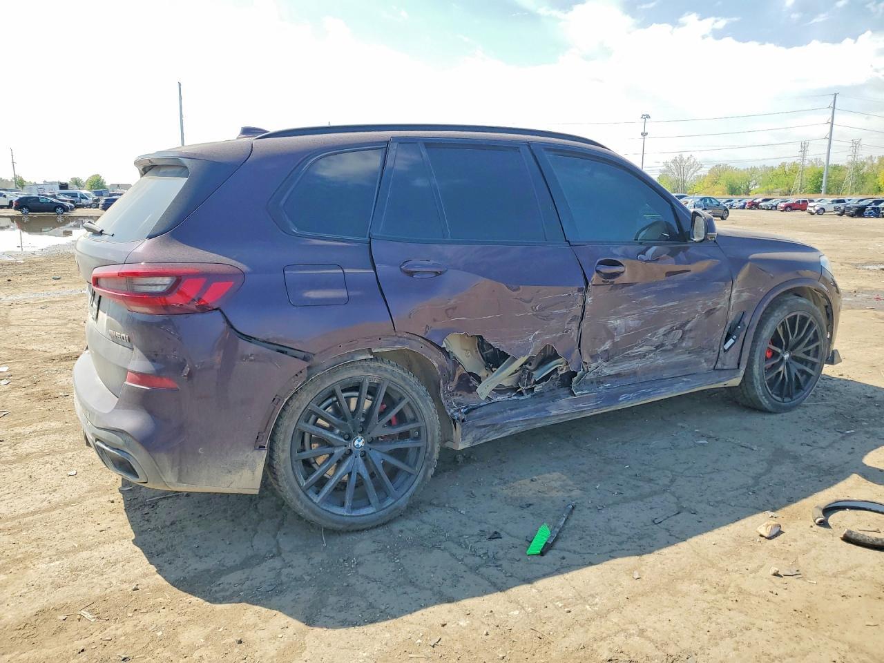 2021 BMW X5 M50I - Фото 3