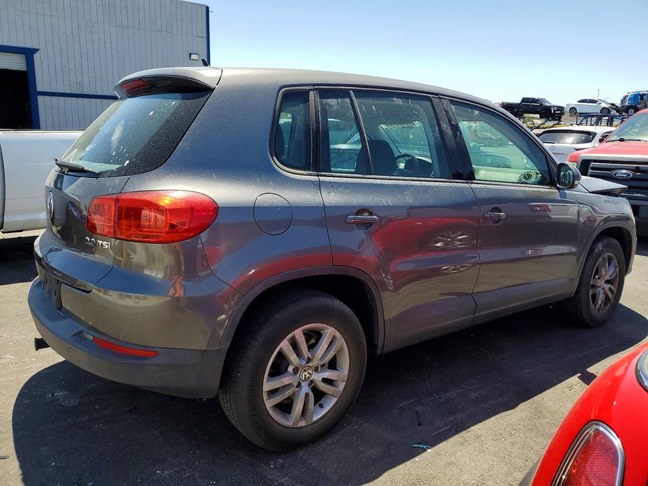 2012 Volkswagen Tiguan S - Image 3