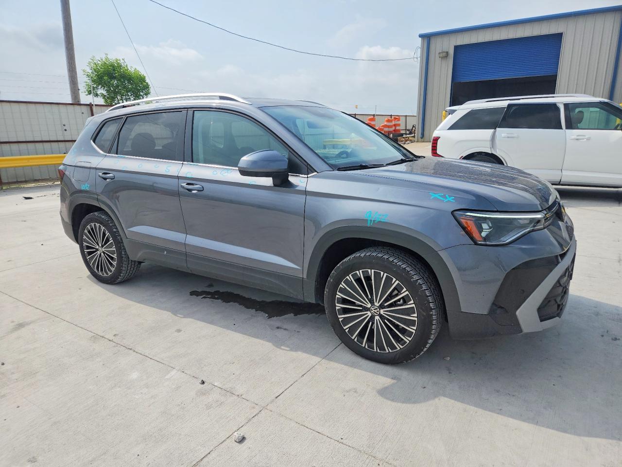 2025 Volkswagen Taos Se - Фото 4
