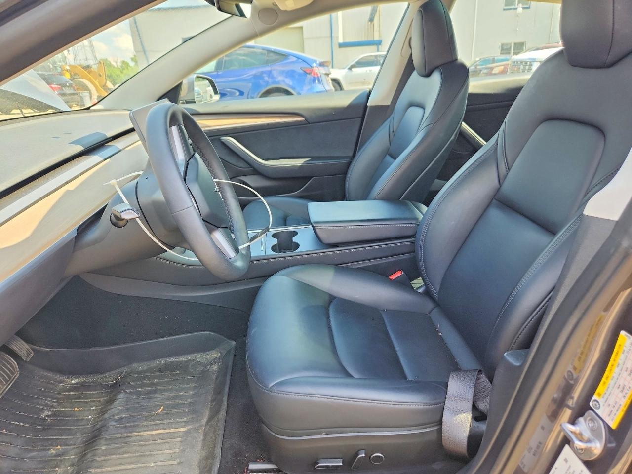 2023 Tesla Model 3 - Image 7