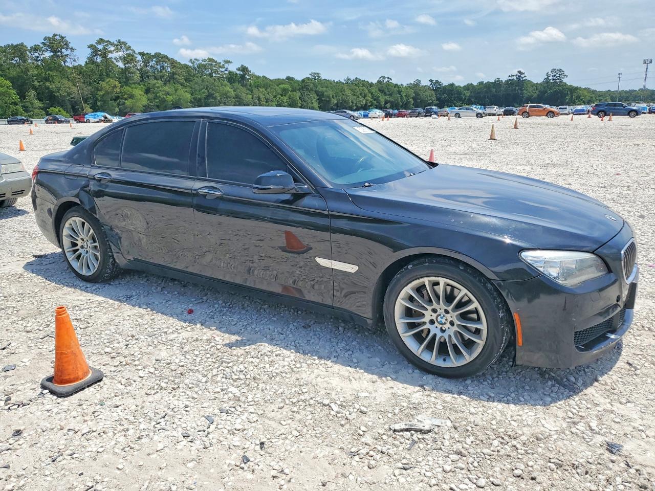 2015 BMW 740 Li - Image 4