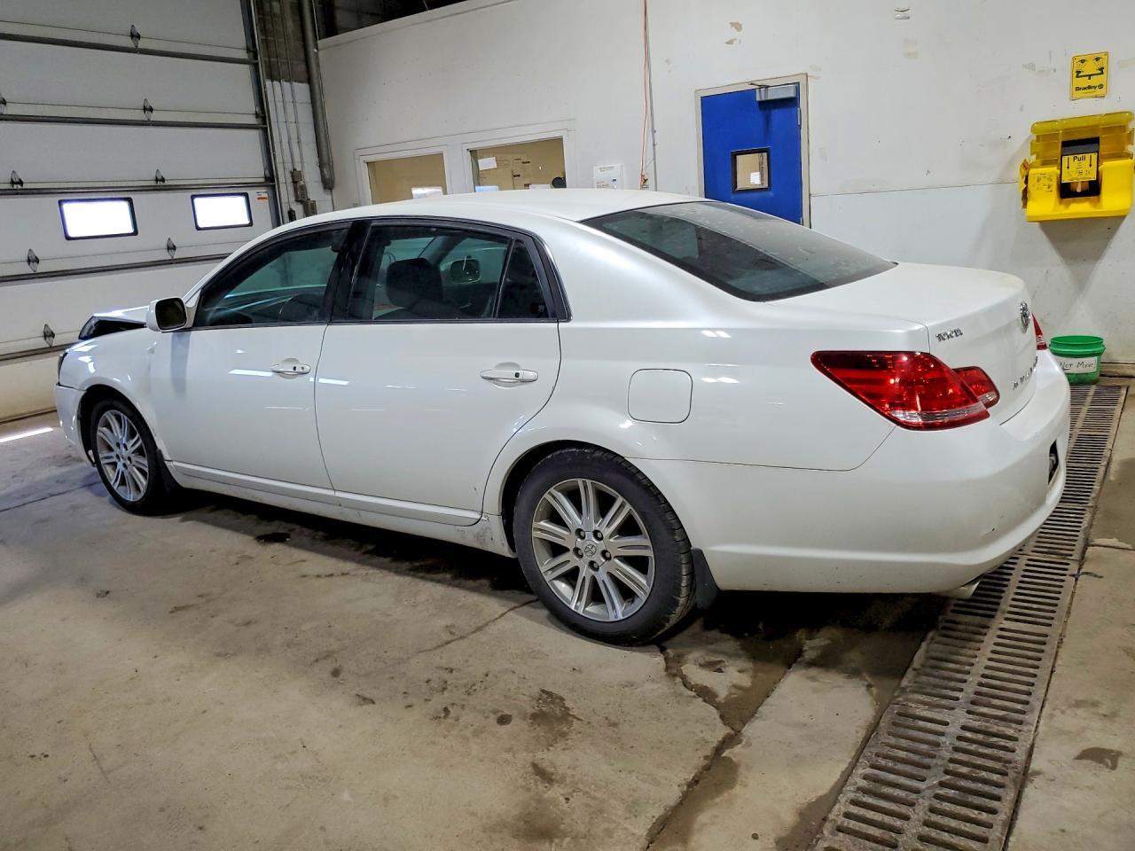 2006 Toyota Avalon Limited - Фото 2