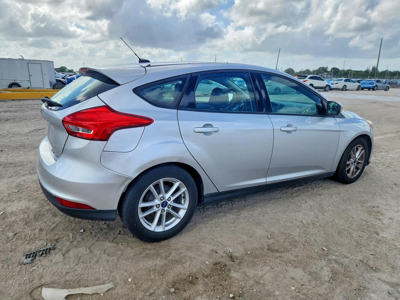 2016 Ford Focus Se - Фото 3