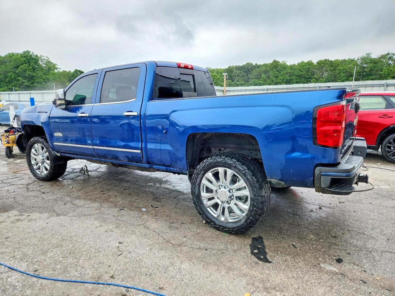 2018 Chevrolet Silverado K2500 High Country - Image 2