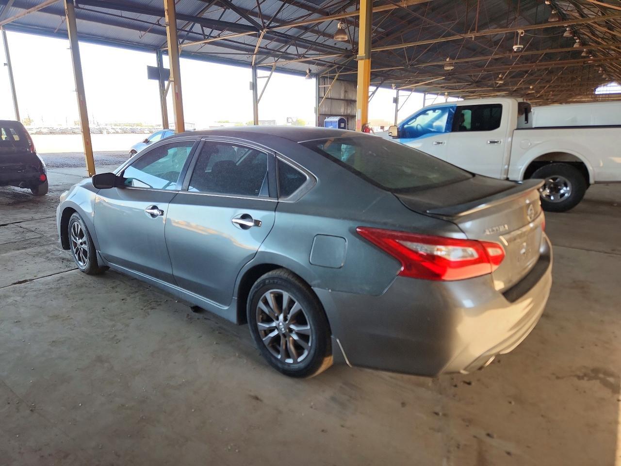 2017 Nissan Altima 2.5 S - Фото 2
