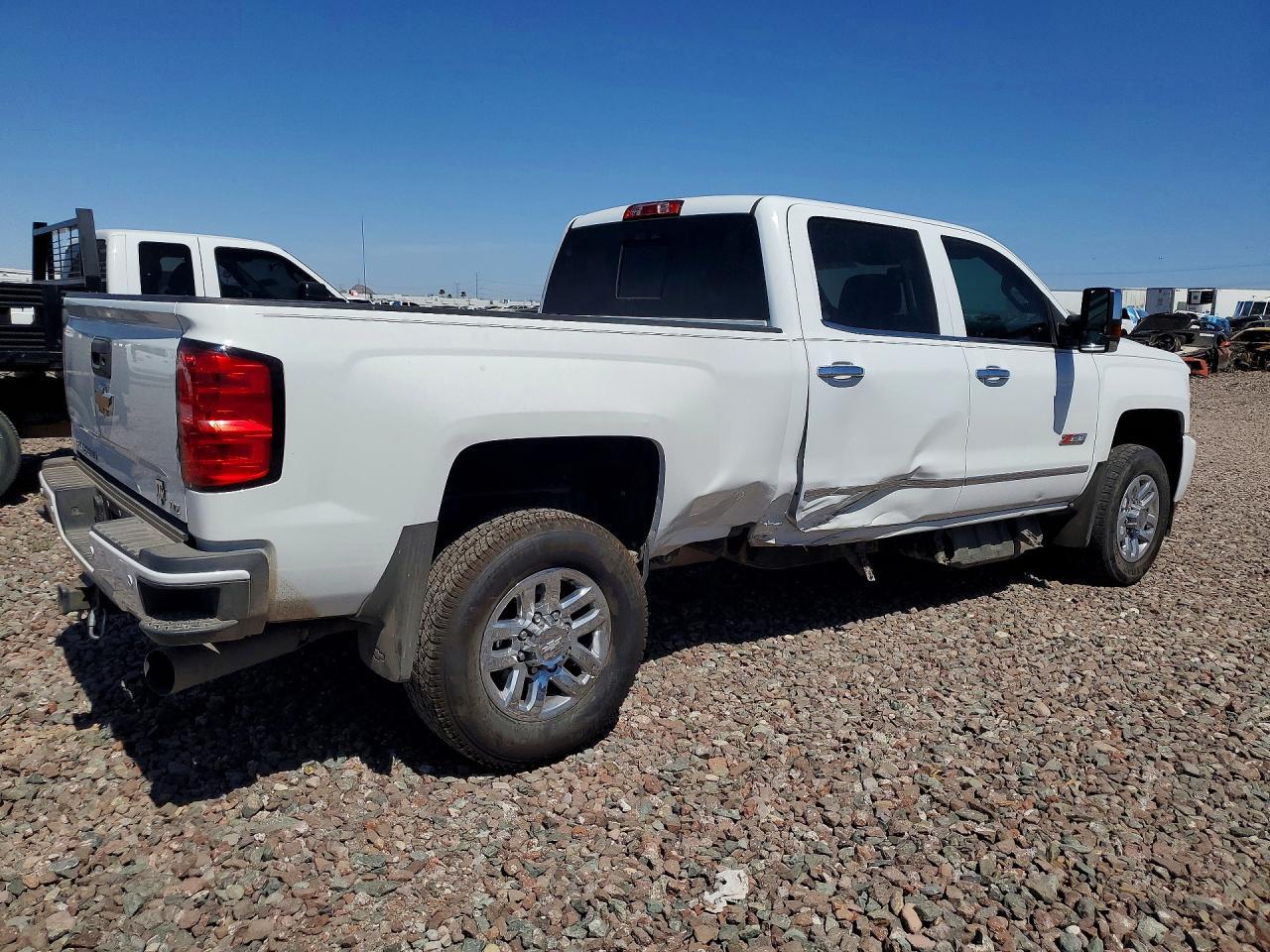 2019 Chevrolet Silverado K3500 Ltz - Image 3