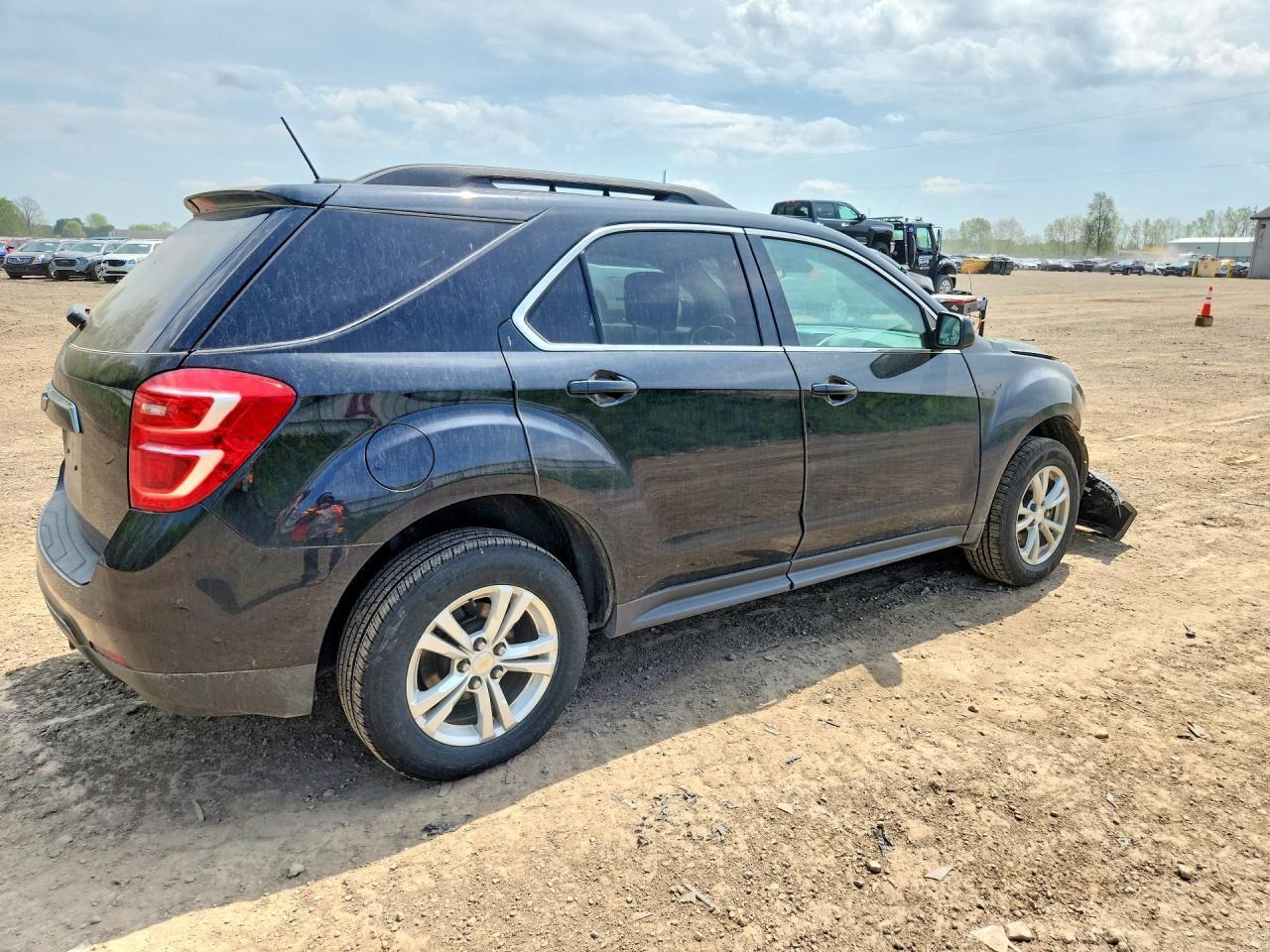 2017 Chevrolet Equinox Lt - Image 3