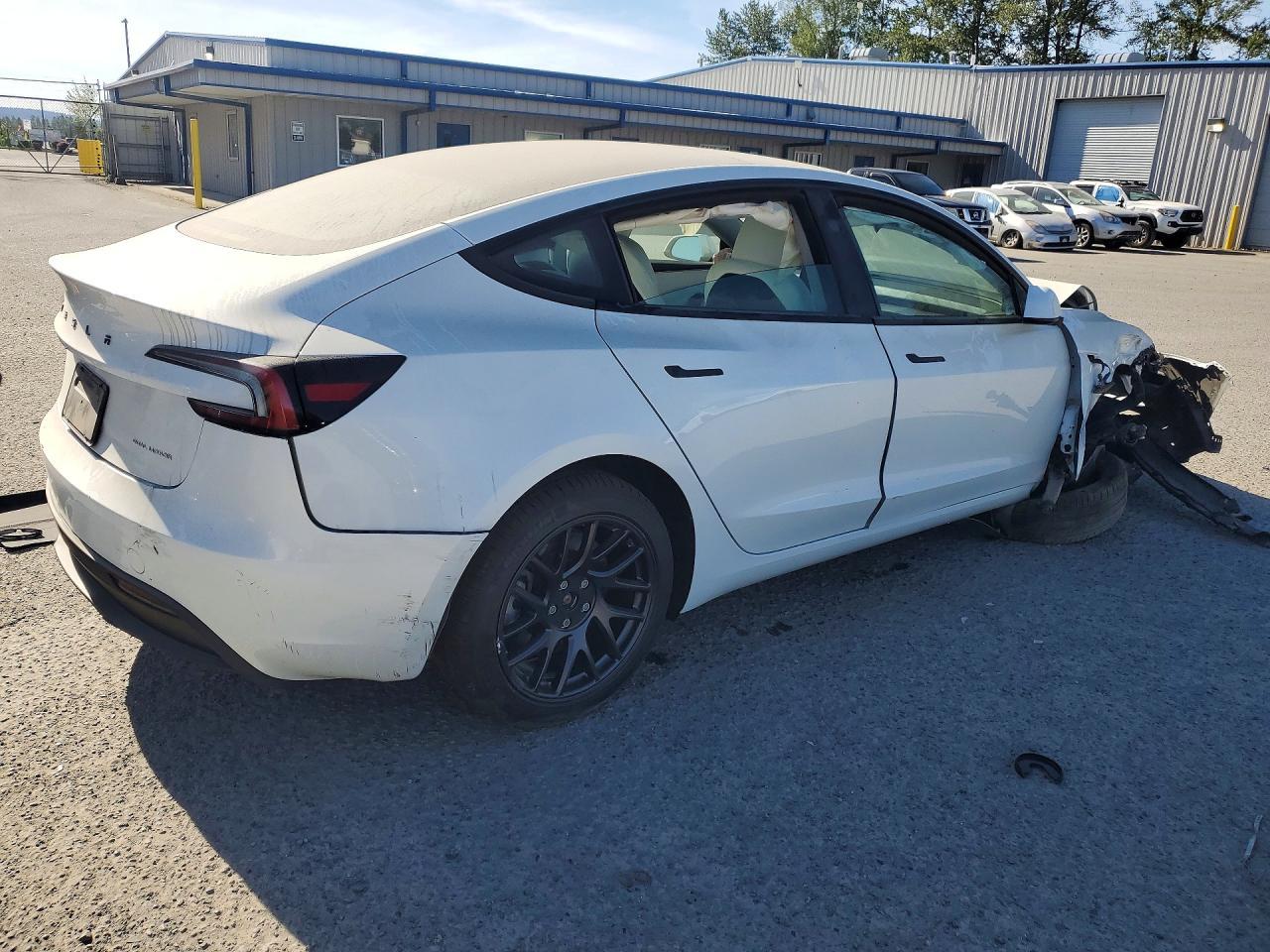 2024 Tesla Model 3 - Фото 3
