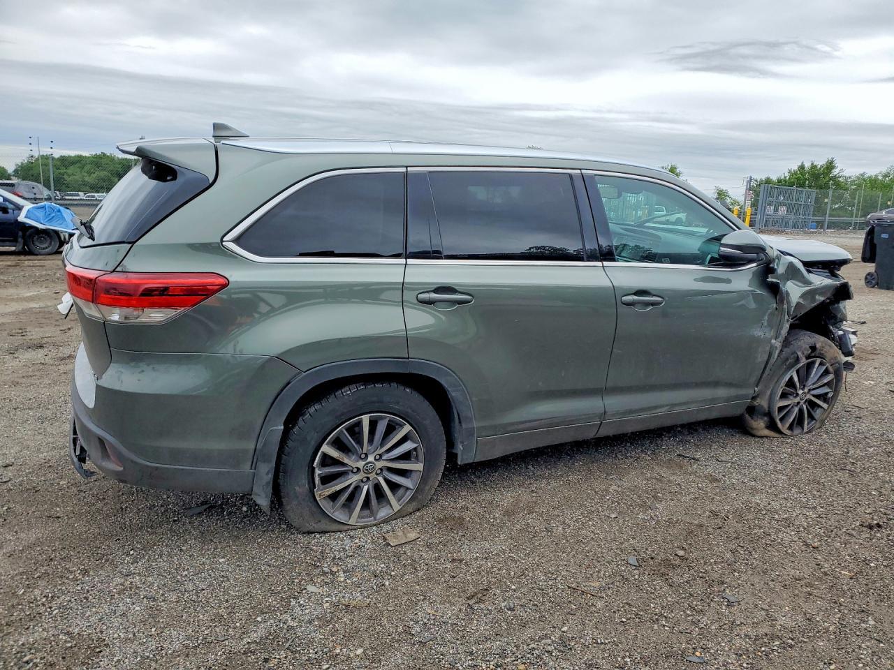 2018 Toyota Highlander Xle - Фото 3