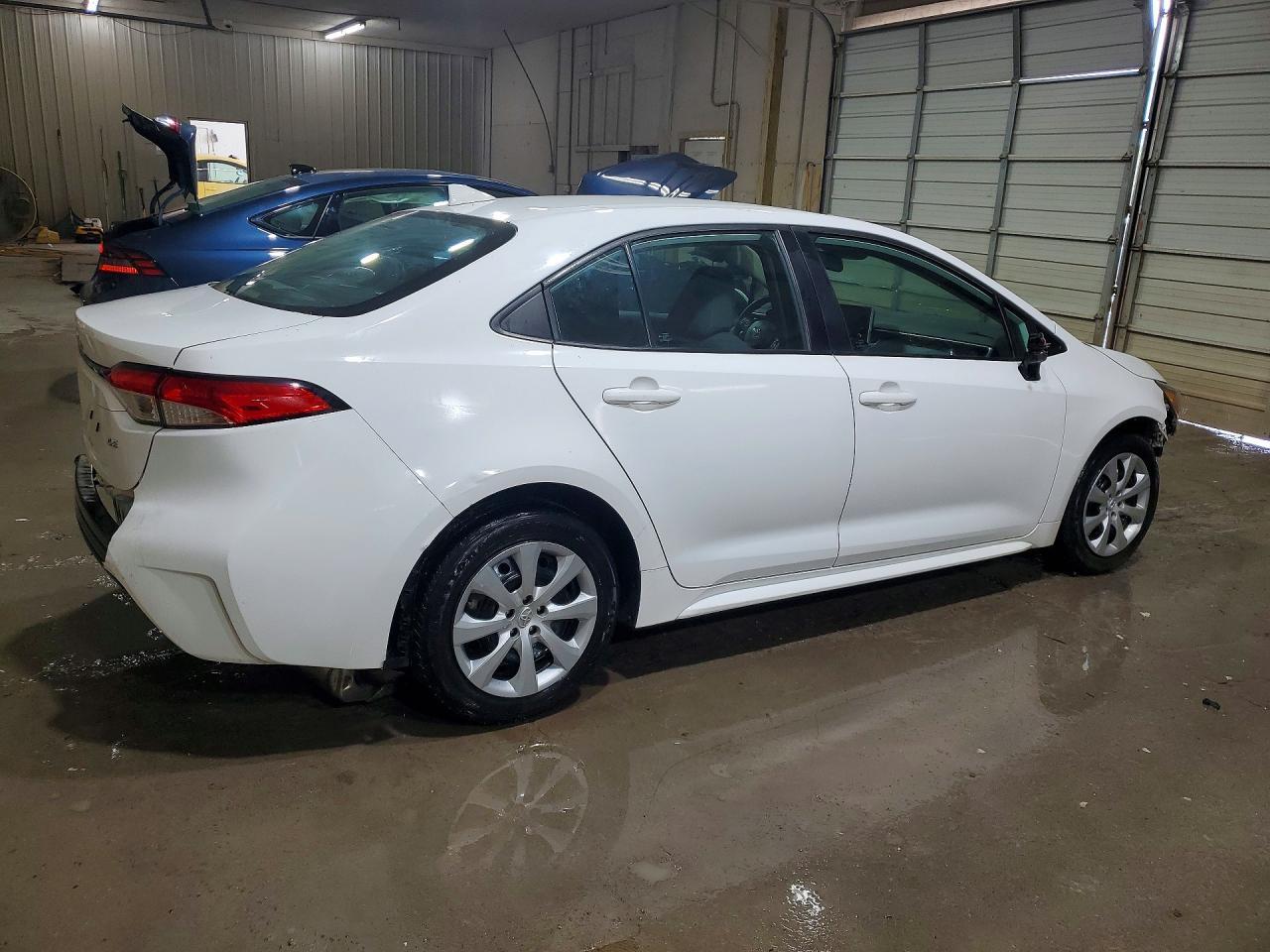 2021 Toyota Corolla Le - Фото 3