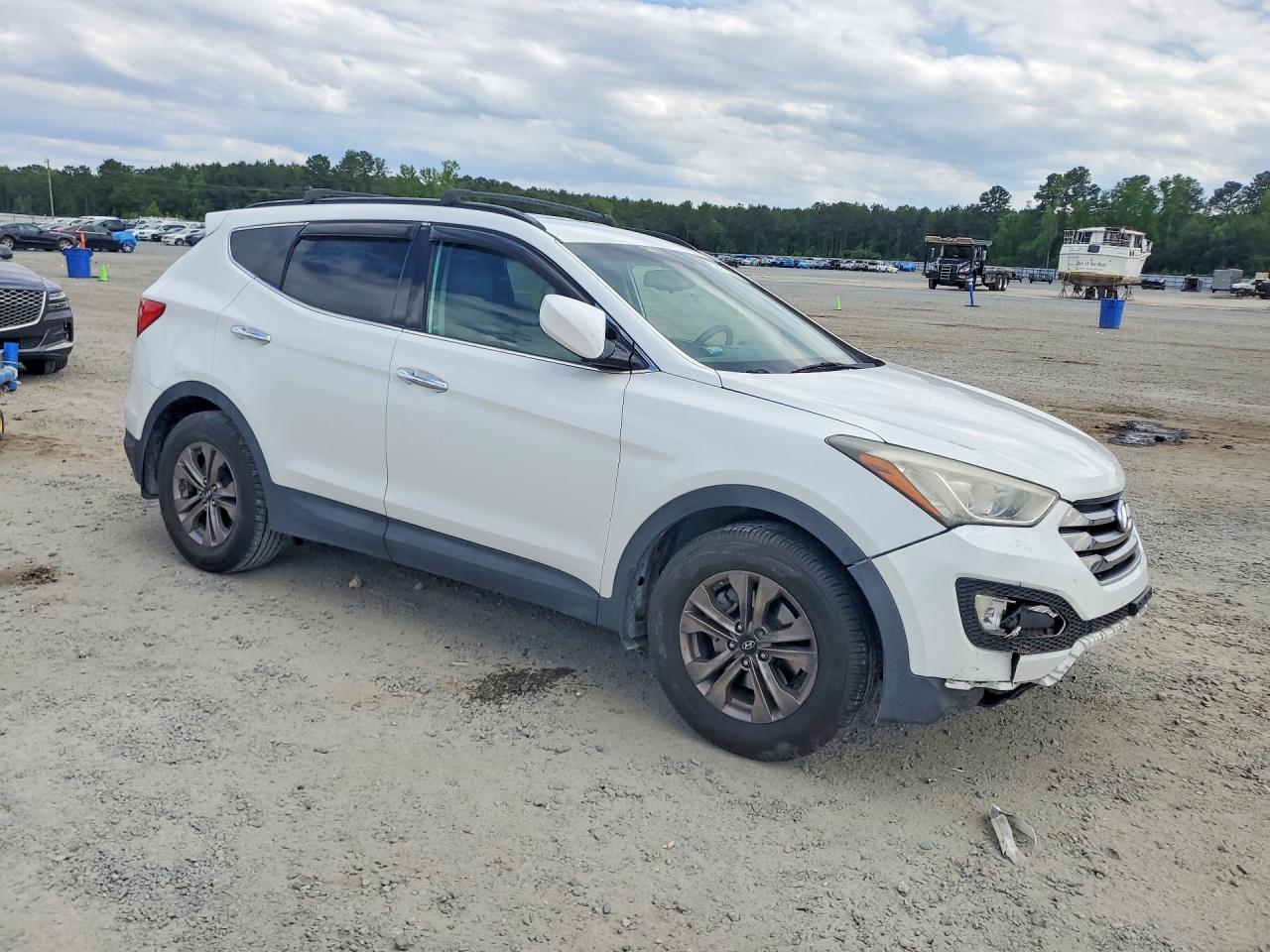2015 Hyundai Santa Fe Sport 2.4L - Image 4