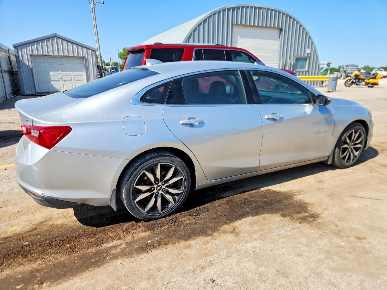 2017 Chevrolet Malibu Lt - Image 3