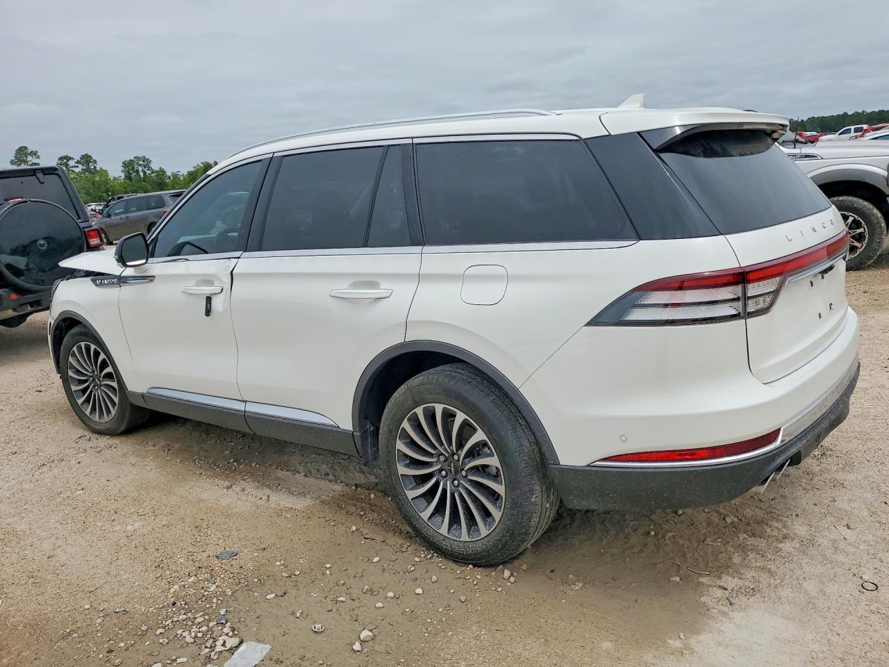 2023 Lincoln Aviator Reserve - Image 2