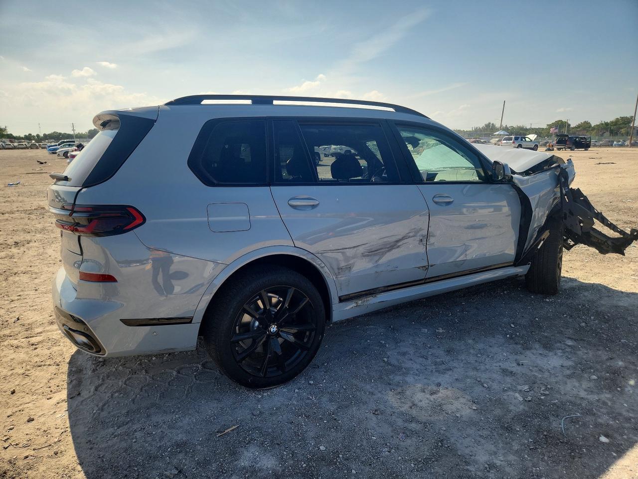 2026 BMW X7 xDrive40I - Фото 3