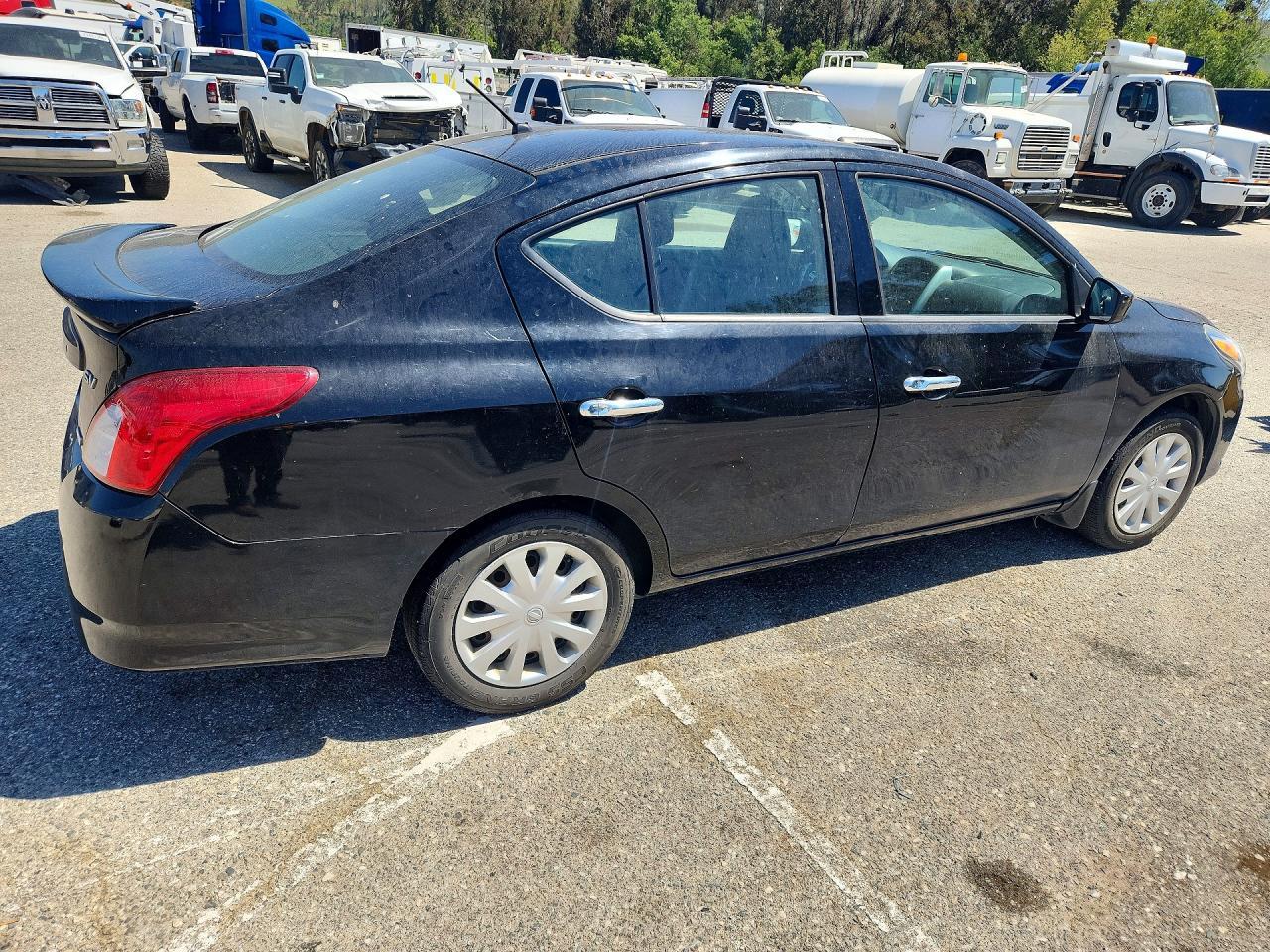 2015 Nissan Versa - Фото 3