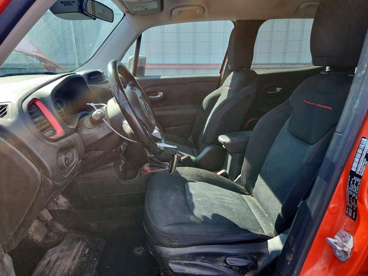 2015 Jeep Renegade Trailhawk - Image 7