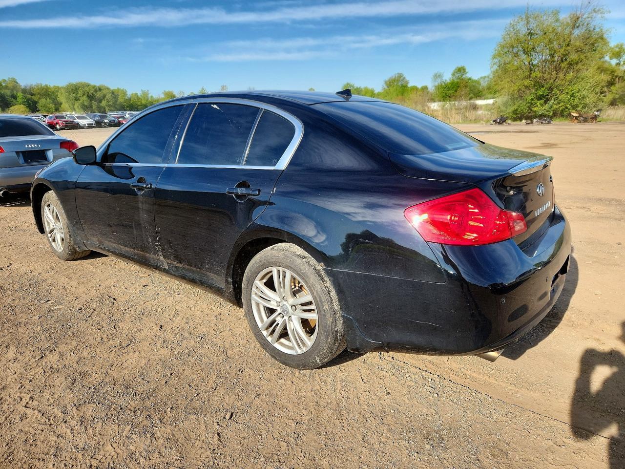 2011 Infiniti G37 Sedan X - Фото 2