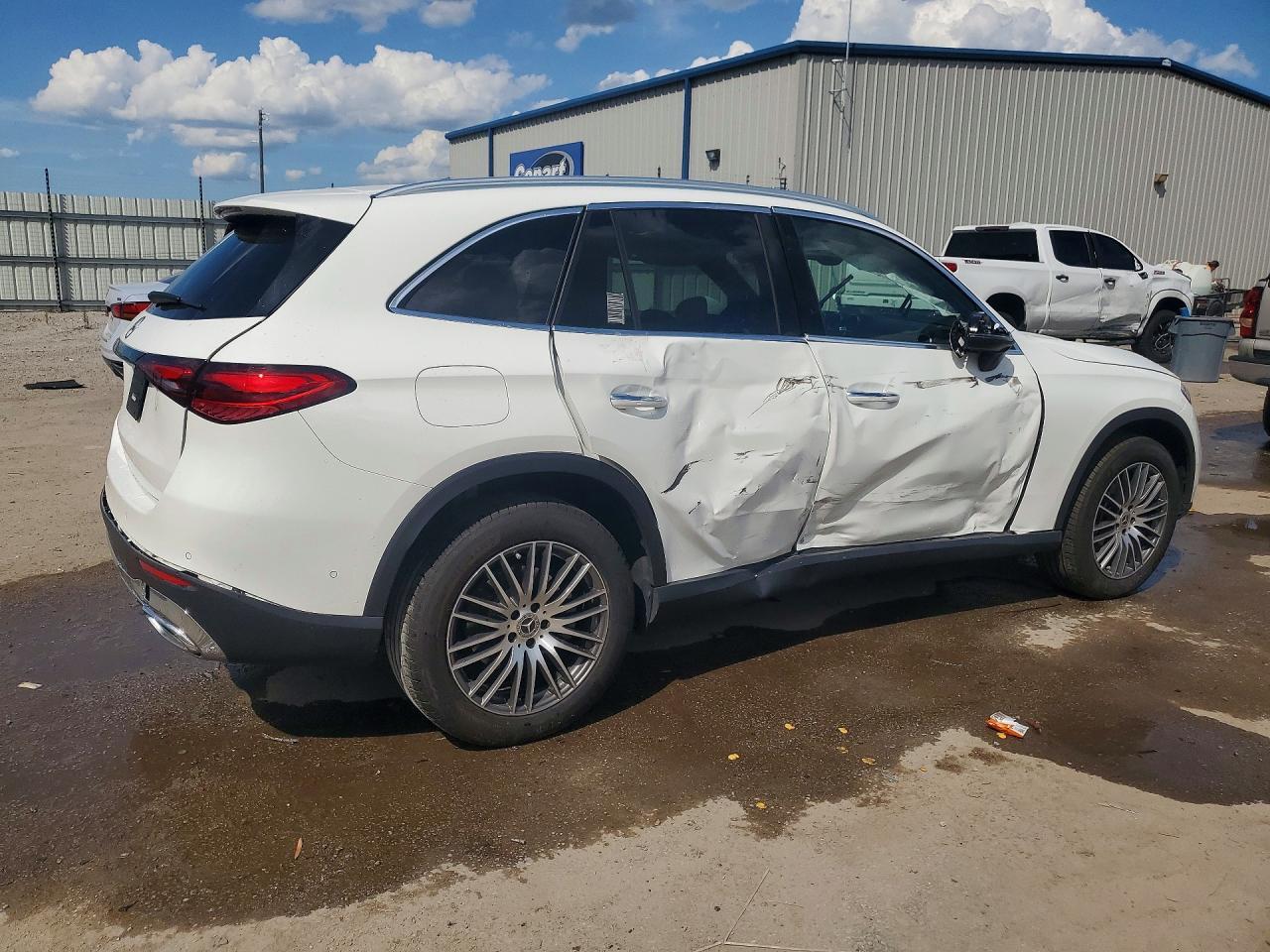 2025 Mercedes-Benz Glc 300 - Фото 3
