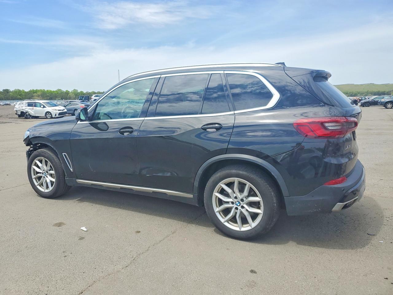 2019 BMW X5 xDrive40I - Image 2