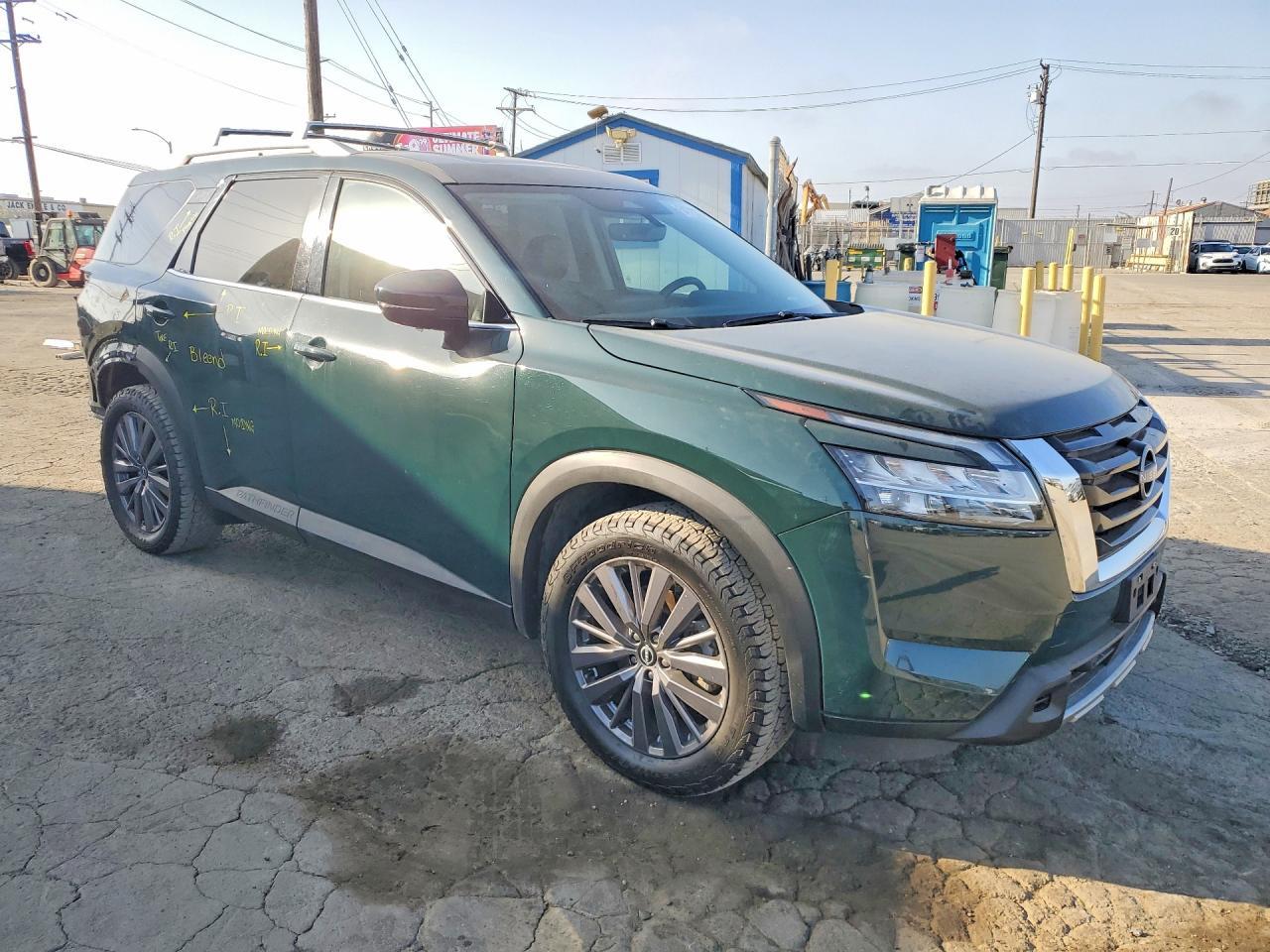 2023 Nissan Pathfinder Sl - Фото 4