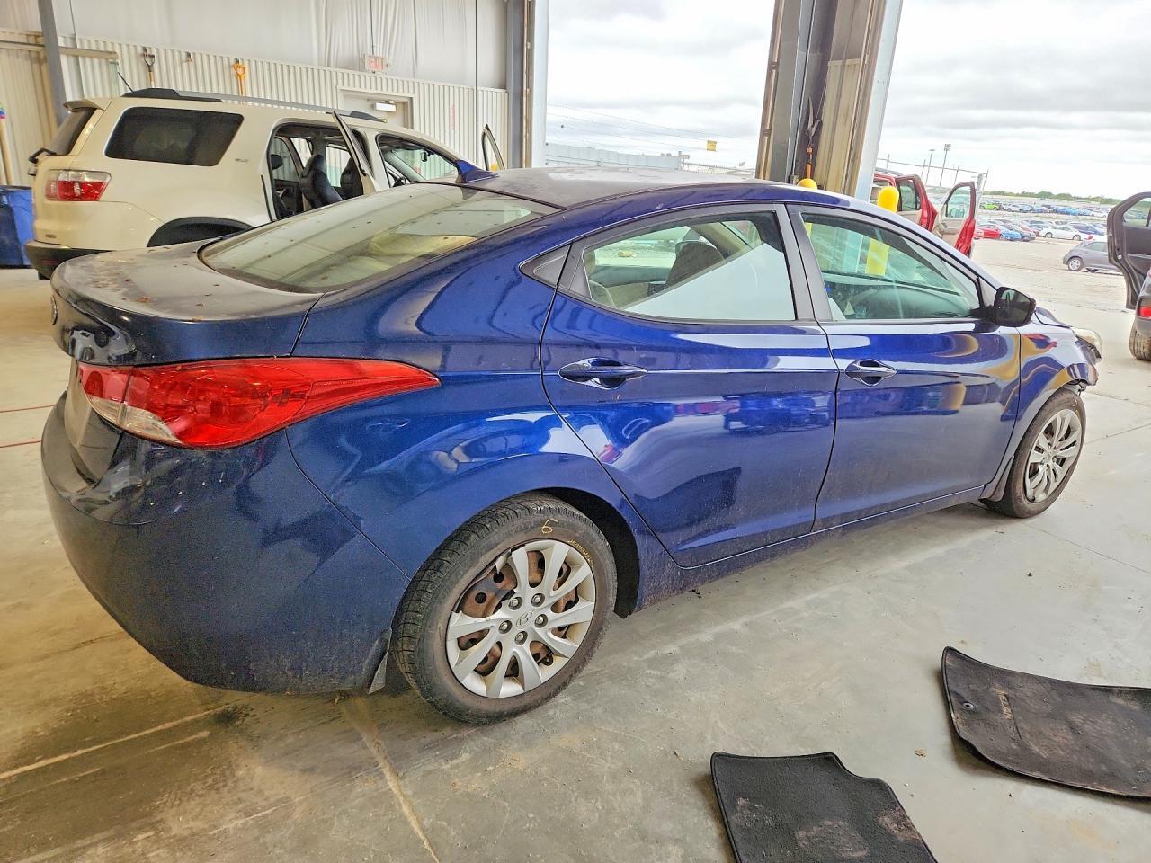 2013 Hyundai Elantra Gls - Фото 3