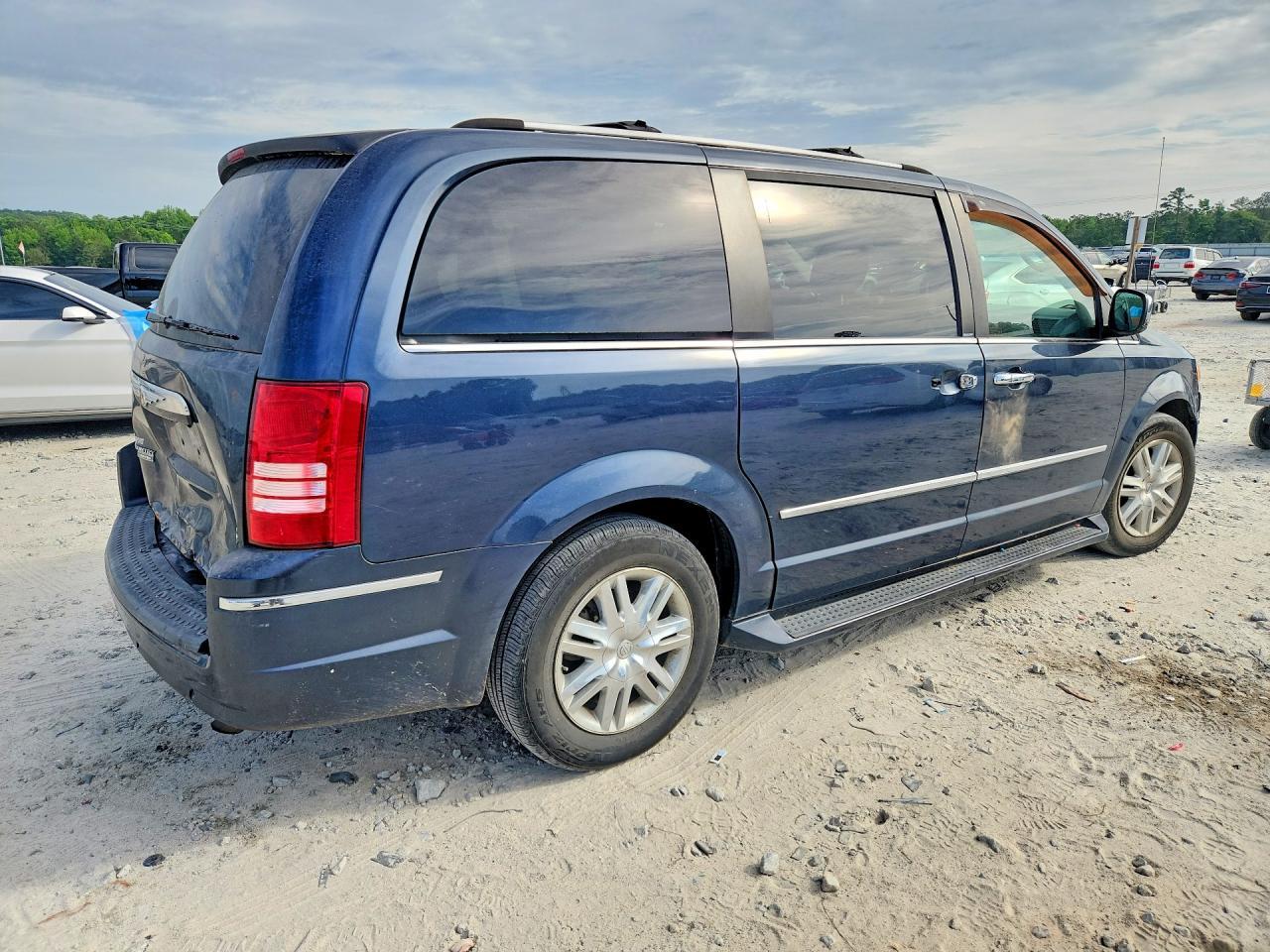 2008 Chrysler Town & Country Limited - Фото 3
