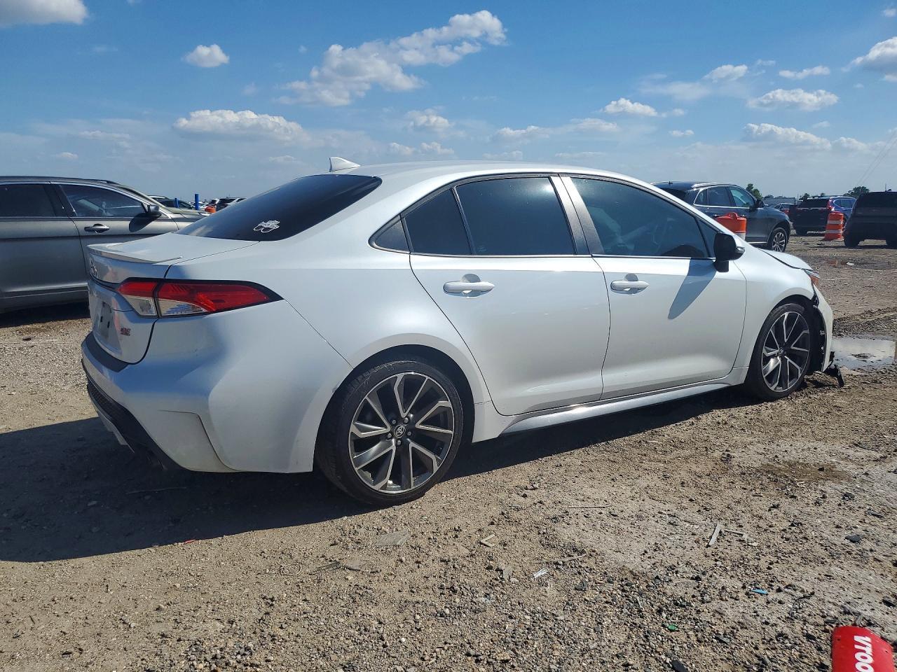 2022 Toyota Corolla Se - Image 3