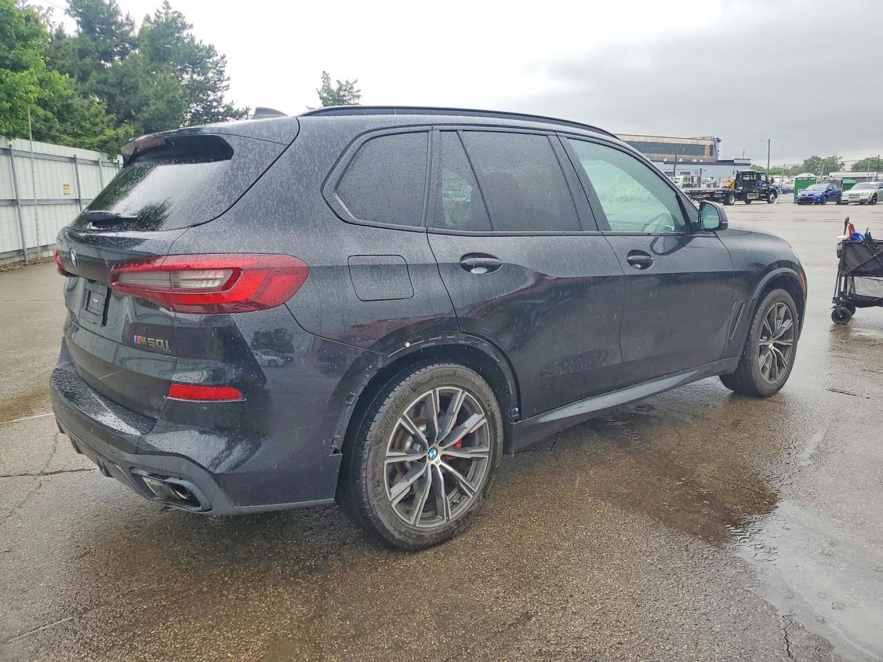 2021 BMW X5 M50I - Фото 3