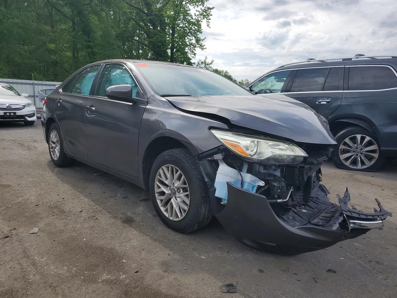 2017 Toyota Camry Le - Фото 4