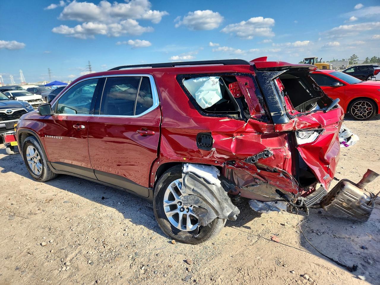 2021 Chevrolet Traverse Lt - Фото 2