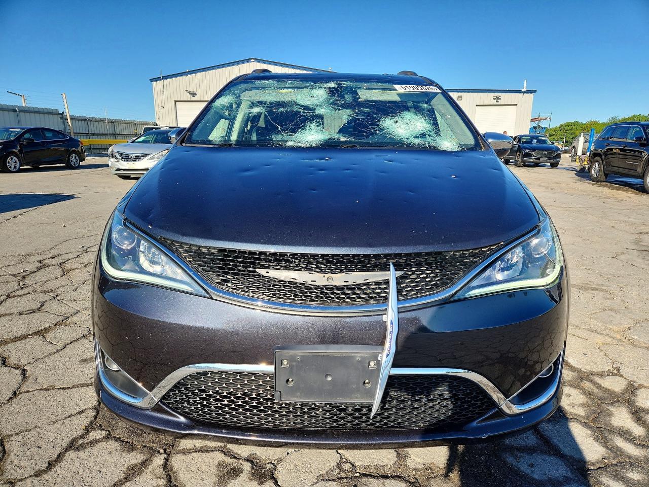 2020 Chrysler Pacifica Limited - Image 5