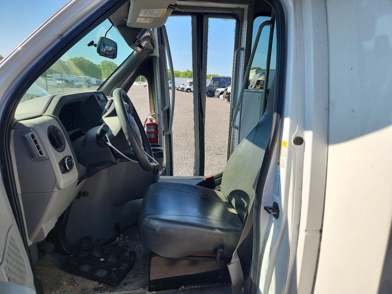 2023 Ford E450 Shuttle Bus - Image 7