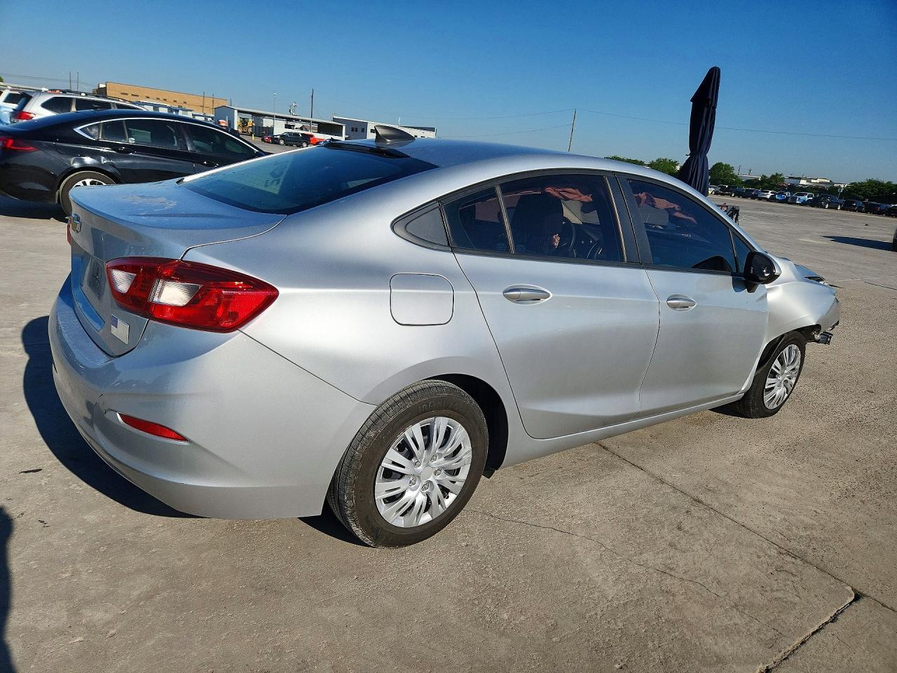 2018 Chevrolet Cruze Ls - Фото 3