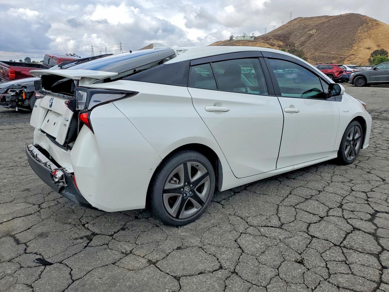 2019 Toyota Prius Xle - Фото 3