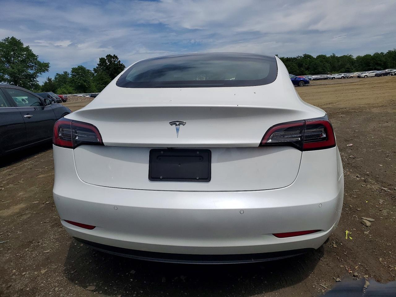 2020 Tesla Model 3 - Фото 6