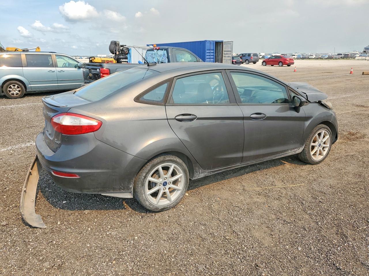 2019 Ford Fiesta Se - Фото 3