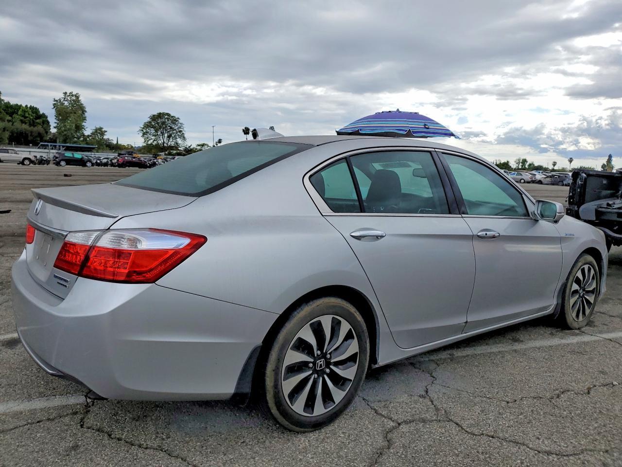 2014 Honda Accord Touring Hybrid - Фото 3