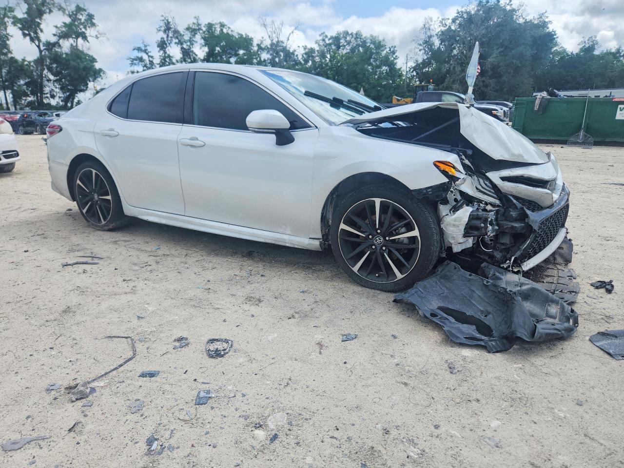 2020 Toyota Camry Xse - Фото 4