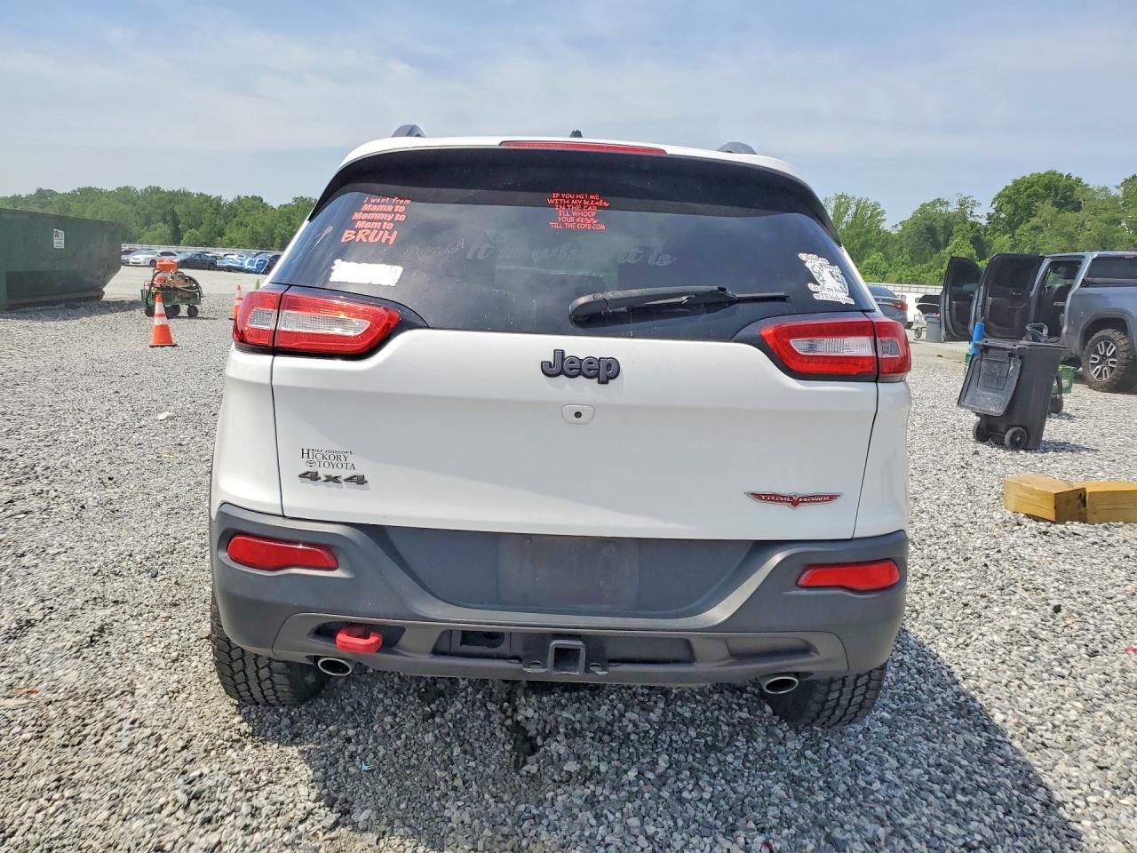 2017 Jeep Cherokee Trailhawk - Image 6